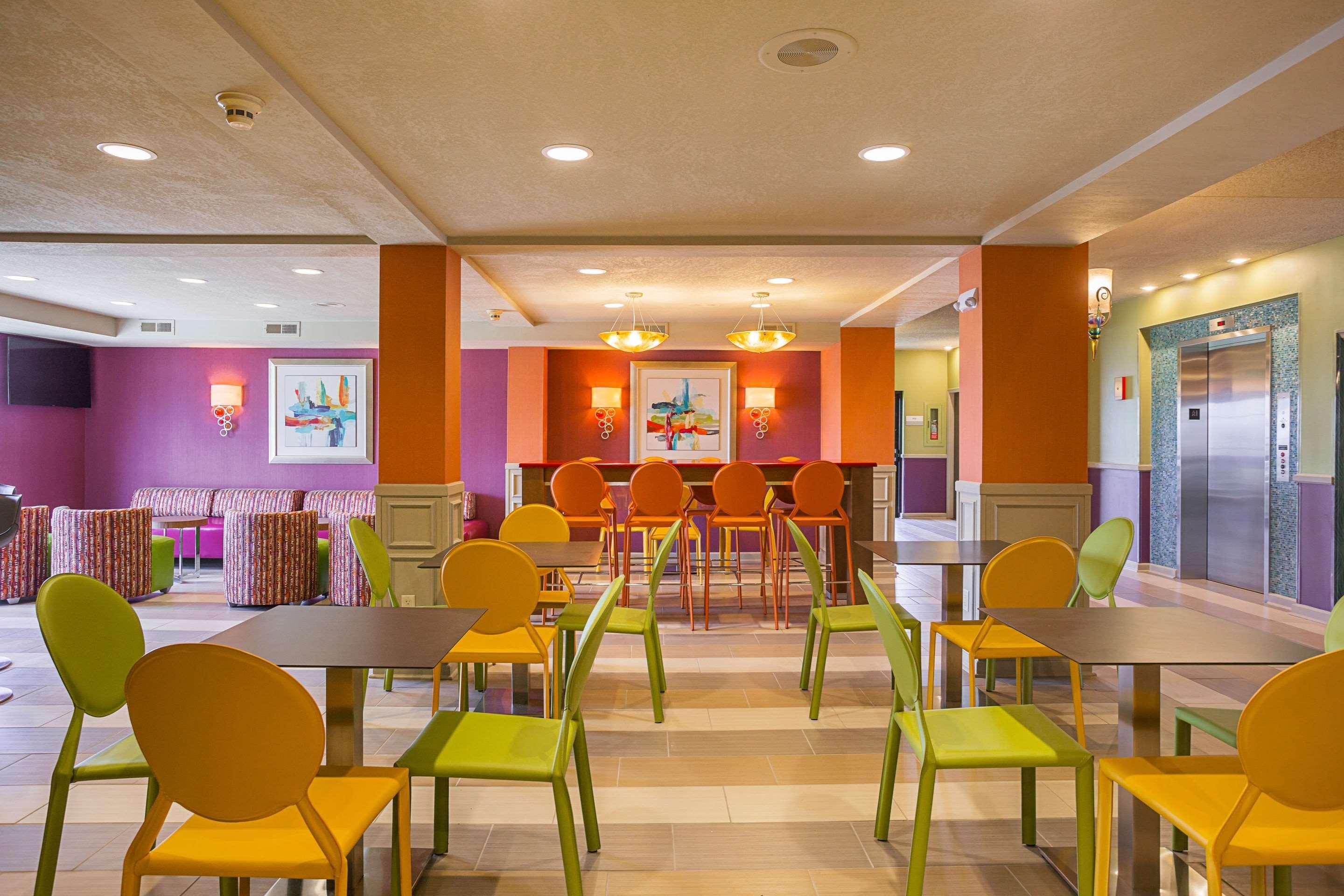 Hotel Clarion & 2*