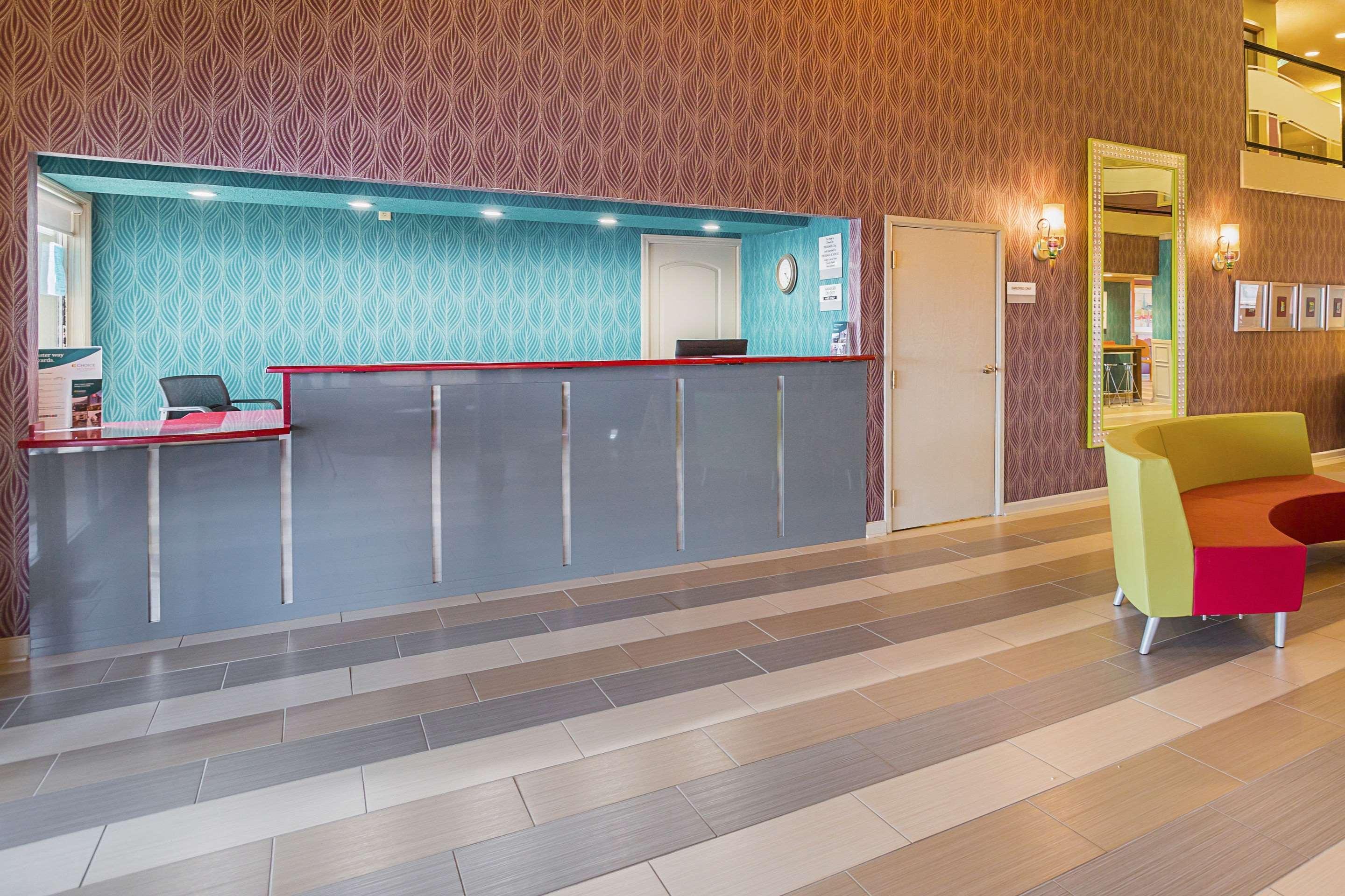 Hotel Clarion & 2*